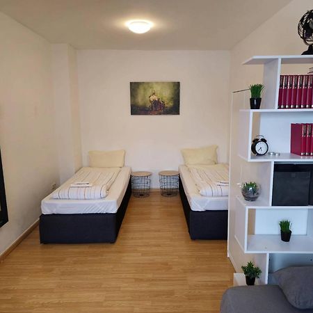 Praktische City Apartments Direkt Am Hauptbahnhof Neumünster Exteriör bild