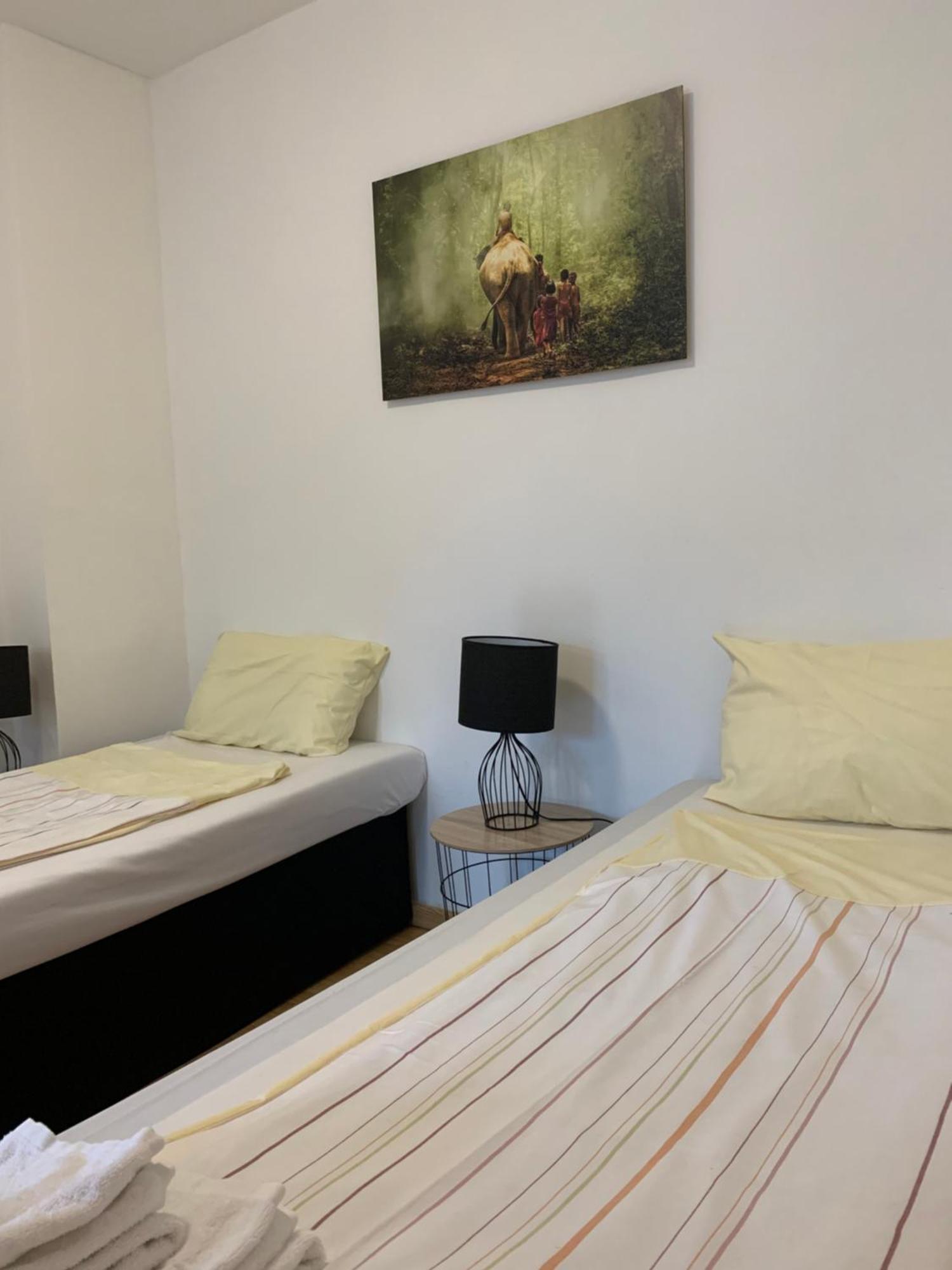 Praktische City Apartments Direkt Am Hauptbahnhof Neumünster Exteriör bild